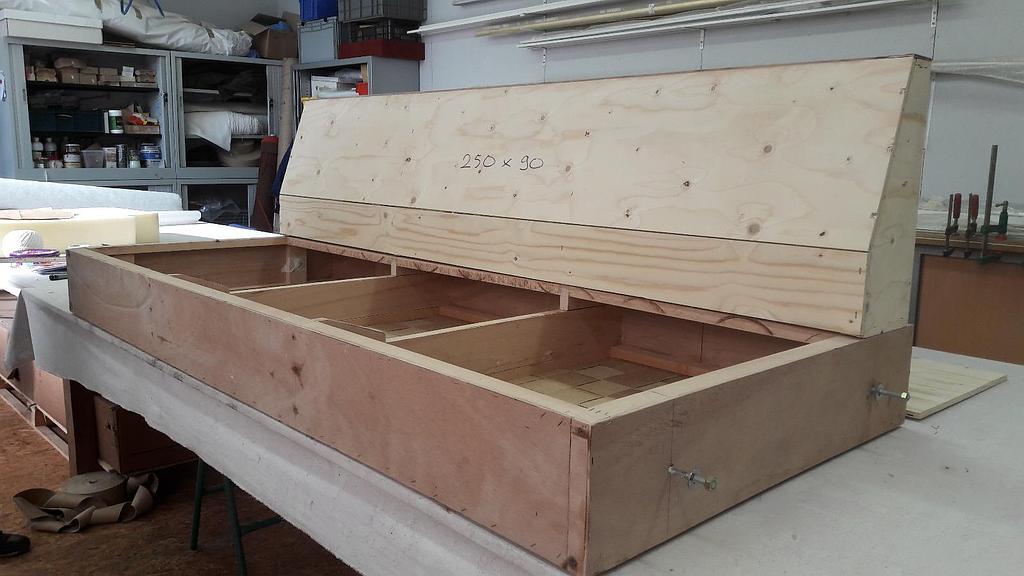 Étape 2 de la fabrication du canapé